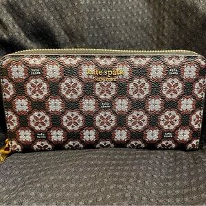 Kate Spade Continental Wallet with Geometric Pattern and Gold Zipper